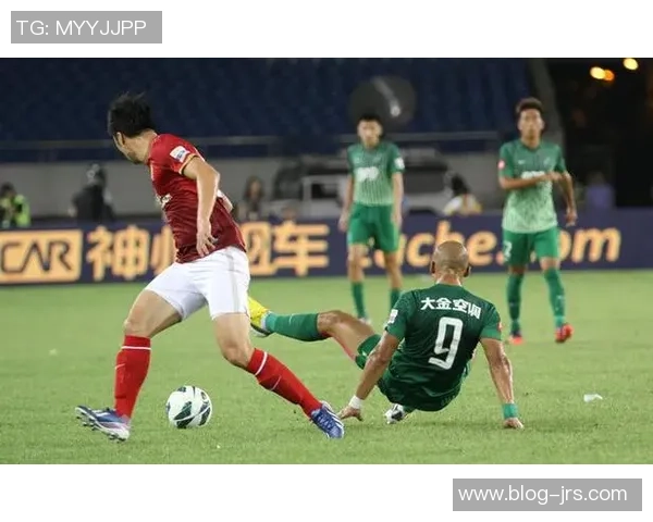 2014年绿城与恒大巅峰对决回顾球迷热血沸腾的经典时刻